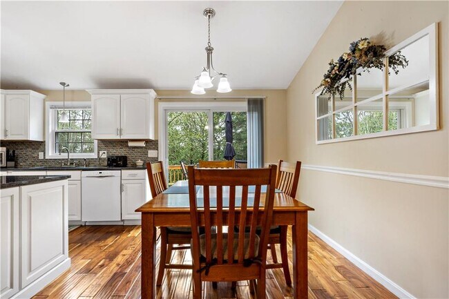 Building Photo - 374 Gardiner Rd