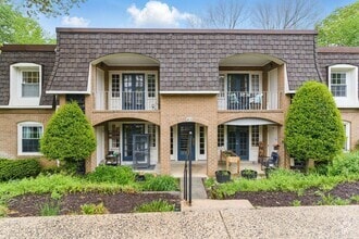 Building Photo - Updated Condo with Community Amenities