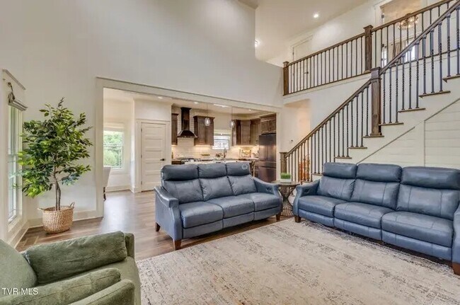 Building Photo - 1007 Shadyside Dr