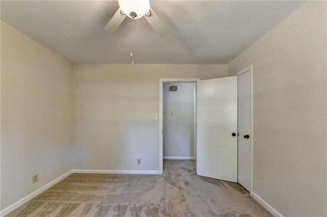 Building Photo - 478 Dorsey Cir SW