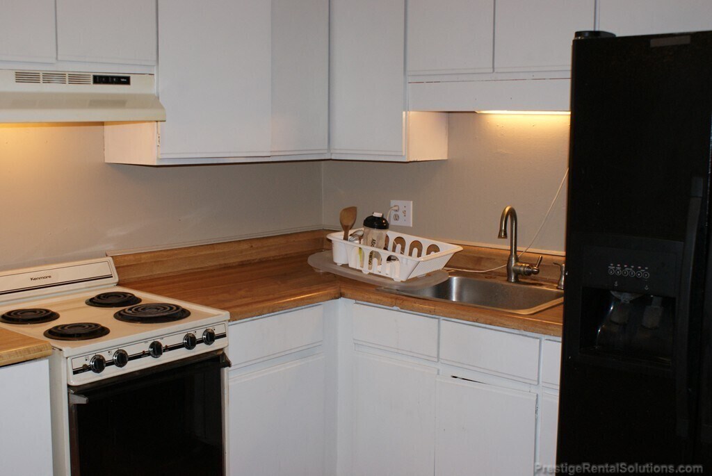 Building Photo - 250 Spring Cir