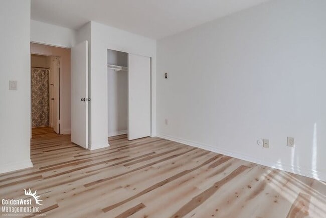 Building Photo - Bright and Spacious 2Bdm, 2Ba Condo in the...
