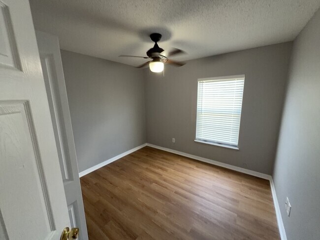 Building Photo - 502 San Gabriel Ct