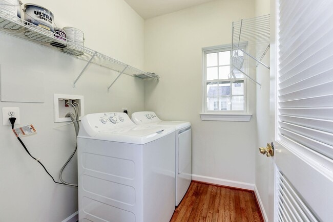 Building Photo - 2705 Mae Wade Ave