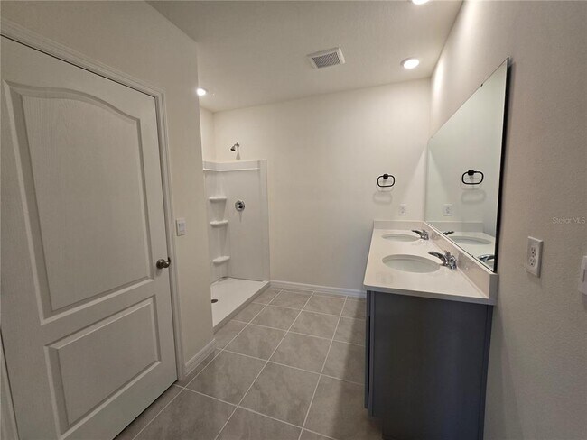 Building Photo - 5002 Foxglove Cir