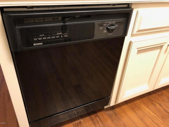 Building Photo - 112 Cherry Bark Ln