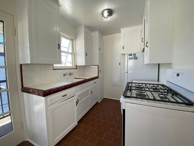 Building Photo - 2815 Capps St