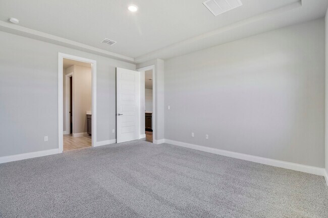 Building Photo - 8990 Dahlia Cir