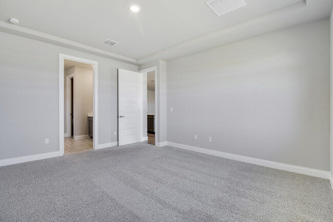 Building Photo - 8990 Dahlia Cir