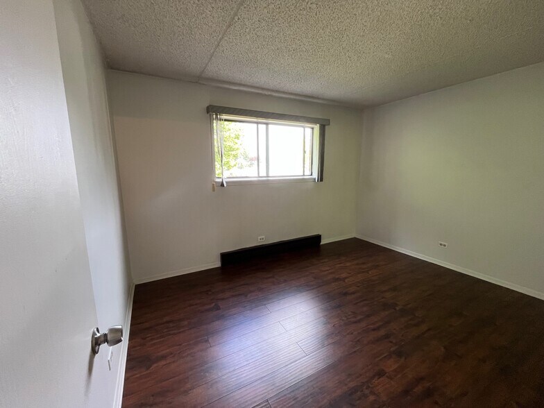 Building Photo - 1030 Dunlop Ave