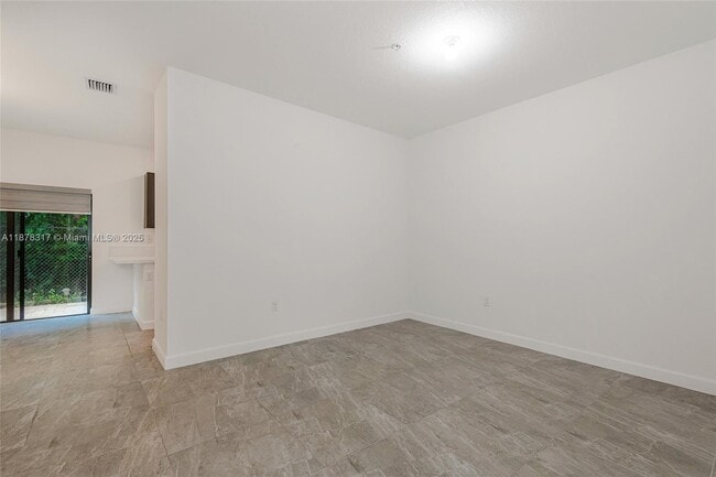 Building Photo - 152 SW 185th Way