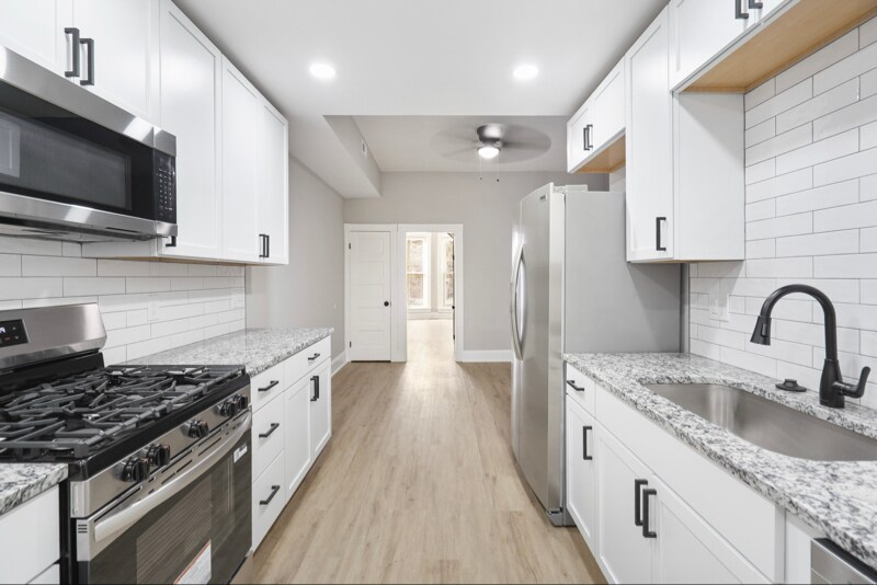 Building Photo - 3611 Chestnut Ave