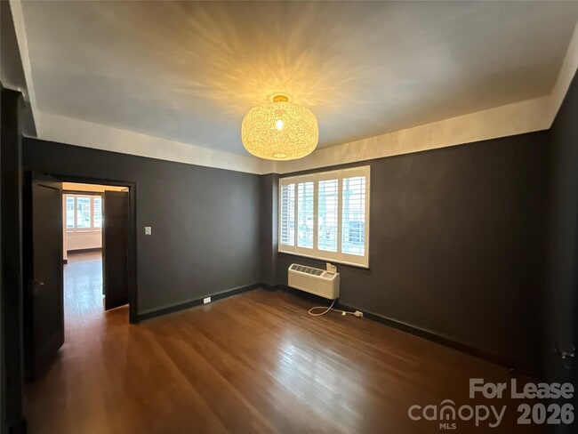 Building Photo - 301 W 10th St