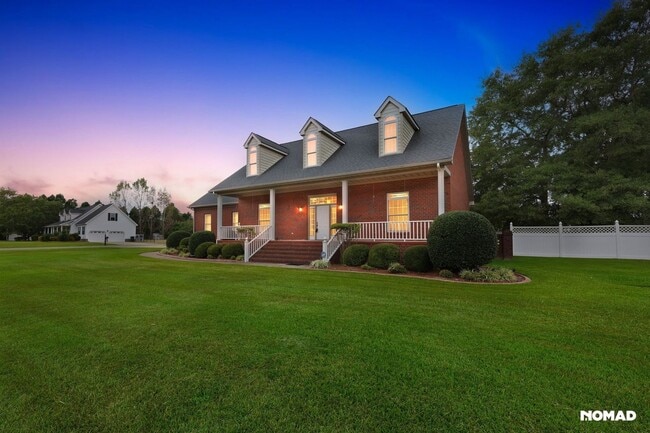 Building Photo - 401 Adler Ln
