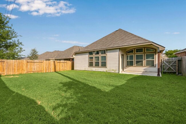 Building Photo - 16346 Hillside Garden Ln