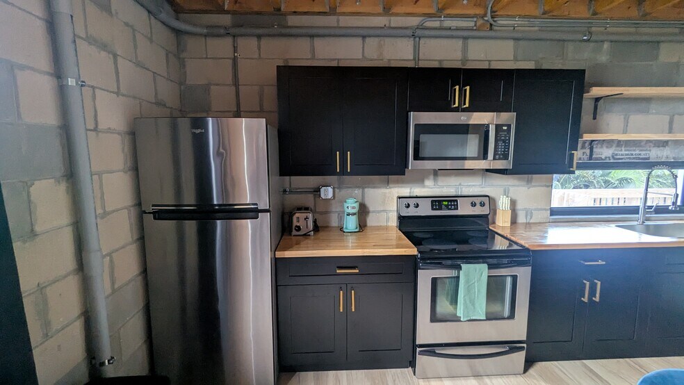 Building Photo - 1335 Churchill Rd