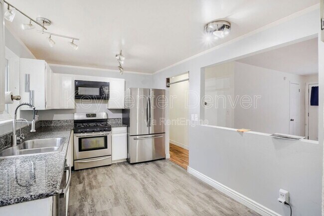 Building Photo - 330 Depew St