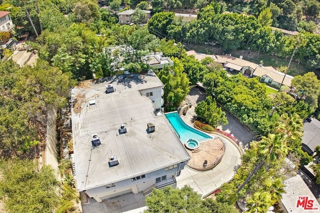 Building Photo - 4156 Sunswept Dr
