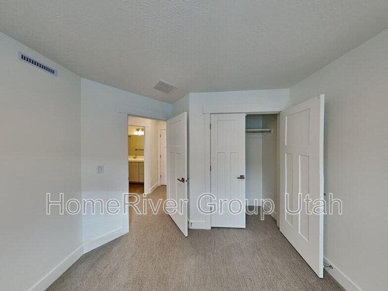Building Photo - 3461 Peebles Ct