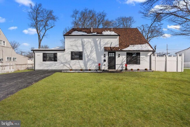 Building Photo - 139 Ivy Hill Rd