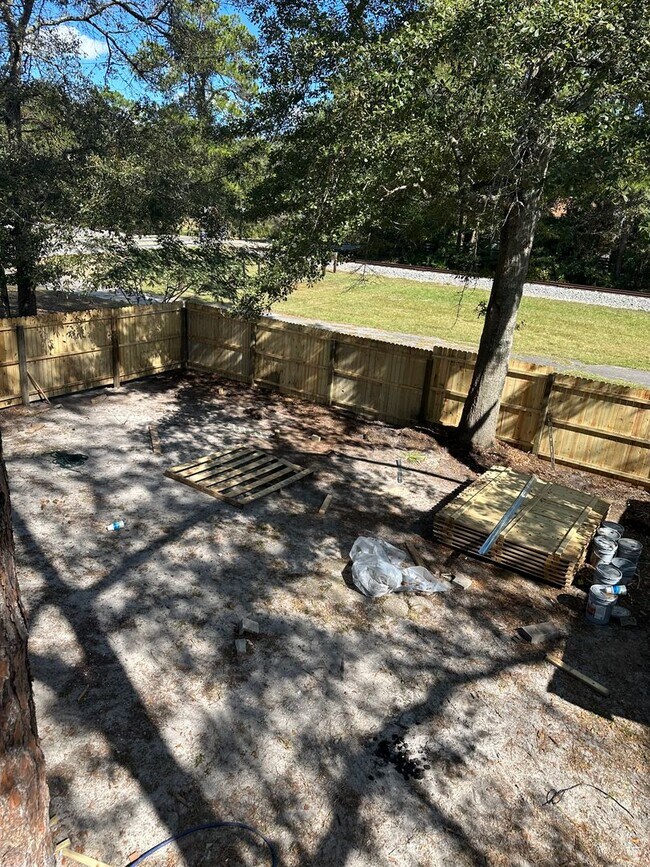 Building Photo - Recently Remodeled 4-Bedroom Home: Style and Convenience Awaits!