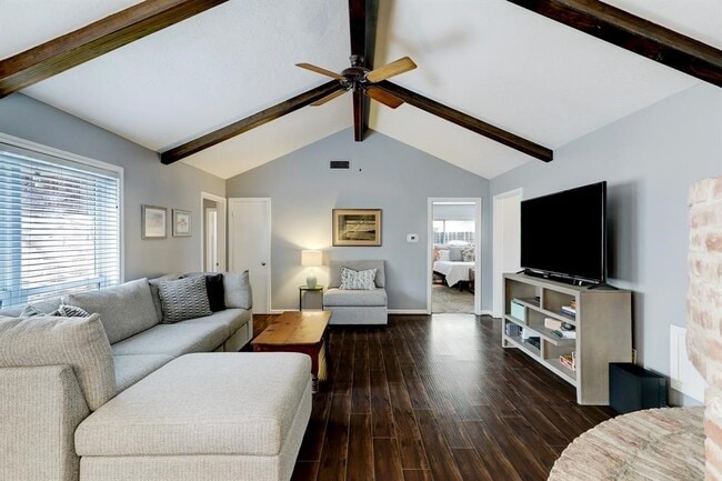 Building Photo - 9738 Derrik Dr