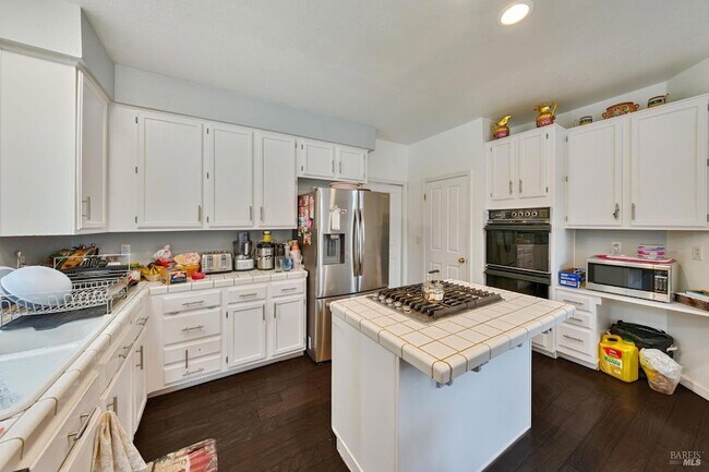 Building Photo - 3500 Crownridge Dr