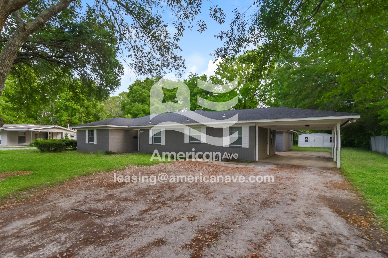 Building Photo - 2716 Colonial Dr