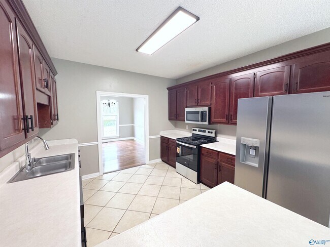 Building Photo - 192 Rosecliff Dr