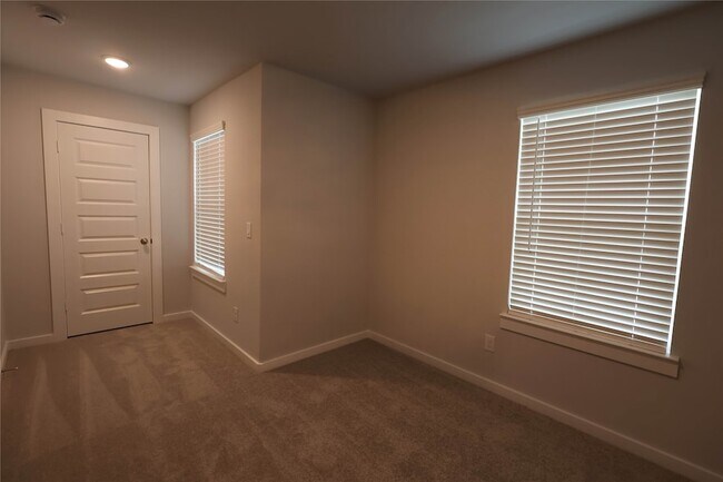 Building Photo - 8506 Blueberry Ash St