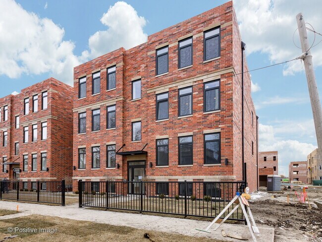 Building Photo - 2116 N Natchez Ave