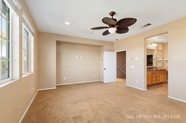 Building Photo - 1177 Parkview Dr