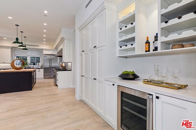 Building Photo - 9767 Monte Mar Dr