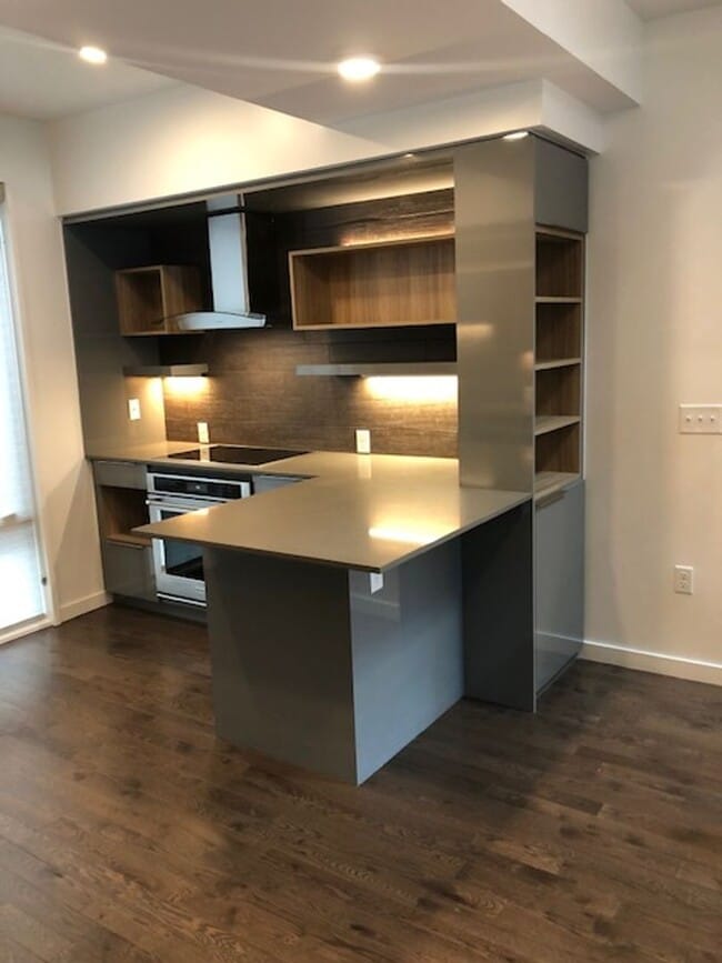 Building Photo - 2 Bedroom Condo in the Confluence!