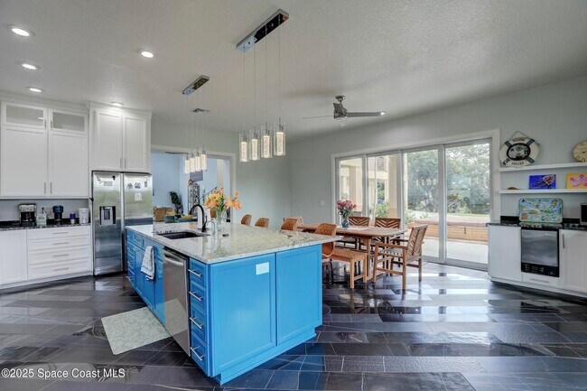 Building Photo - 7785 Grand Oak Cir