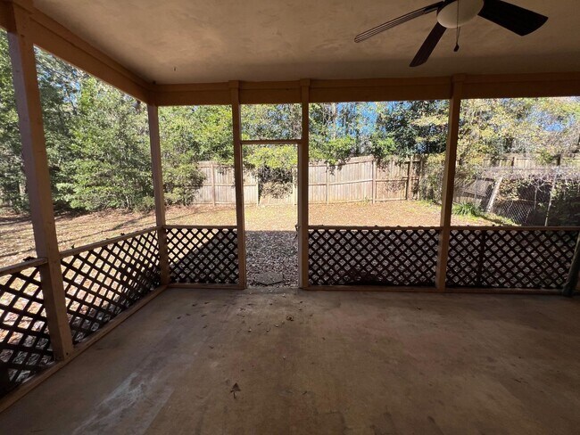 Building Photo - 2552 Panther Creek Rd