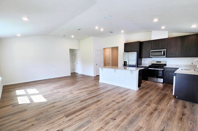 Building Photo - 11172 Stapleton Dr