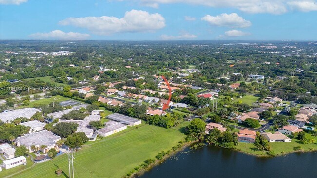 Building Photo - 15800 Surrey Cir