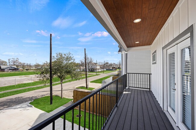 Building Photo - 4512 Noble St