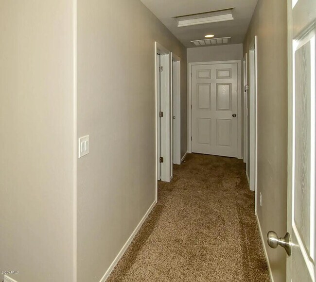 Building Photo - 506 E Townley Ave