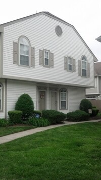 Building Photo - Beautiful 2 Bedrooom Condo