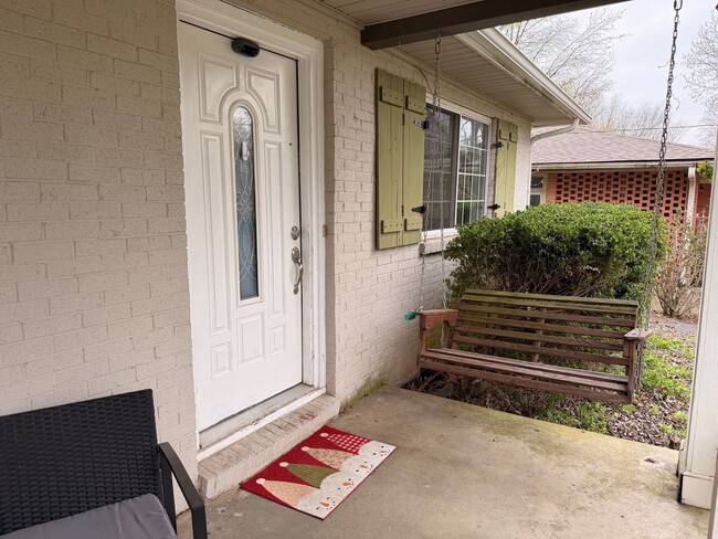 Building Photo - 4 bedroom 2 bath near U of A campus - a must see!