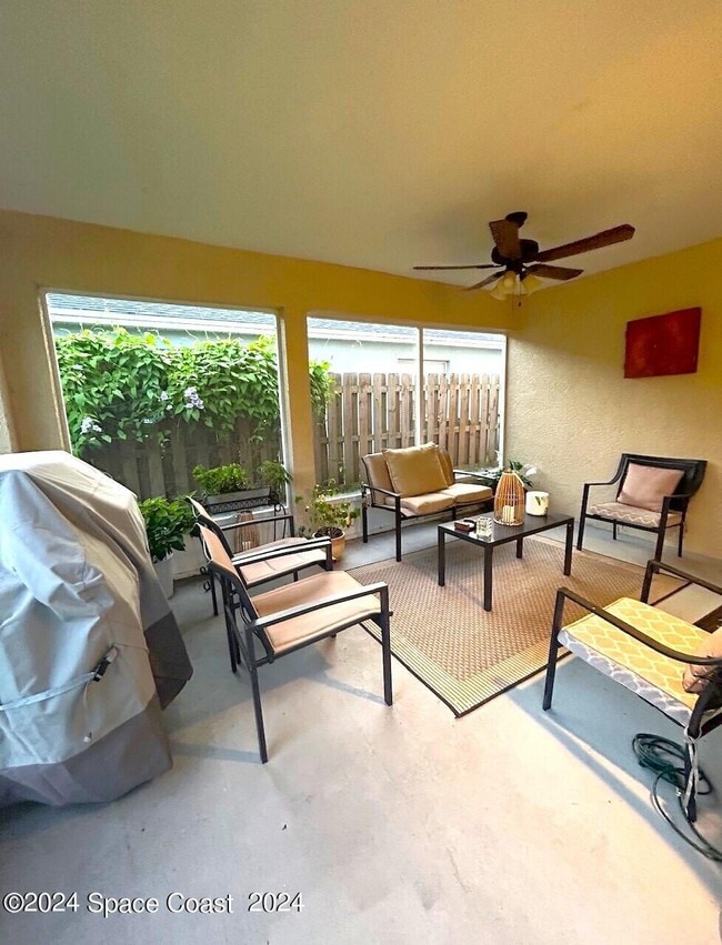 Building Photo - 6991 Hammock Trace Dr