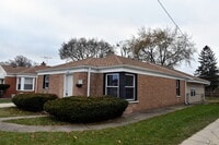 Building Photo - 2710 Reuter Ave