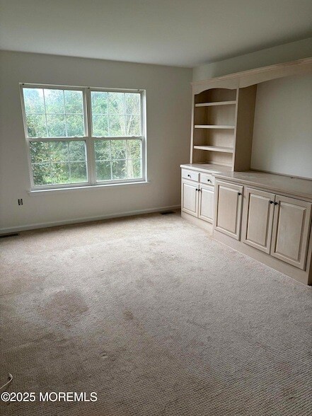 Building Photo - 61 S Manor Ct