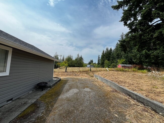 Building Photo - Affordable Single Bedroom Poulsbo Home w/G...