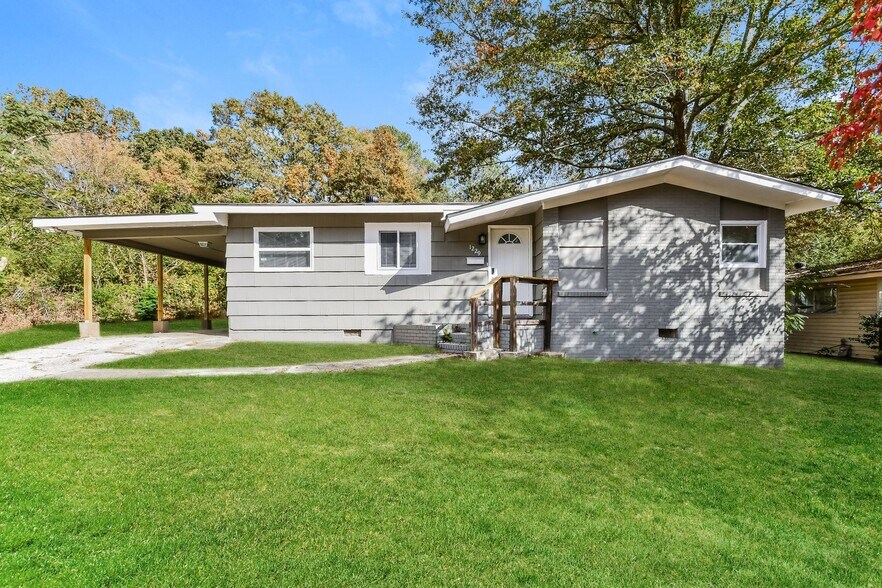 Building Photo - 1229 Birchwood St