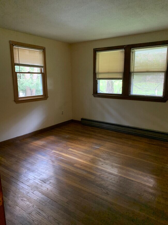 Building Photo - 7 Overlook Ave