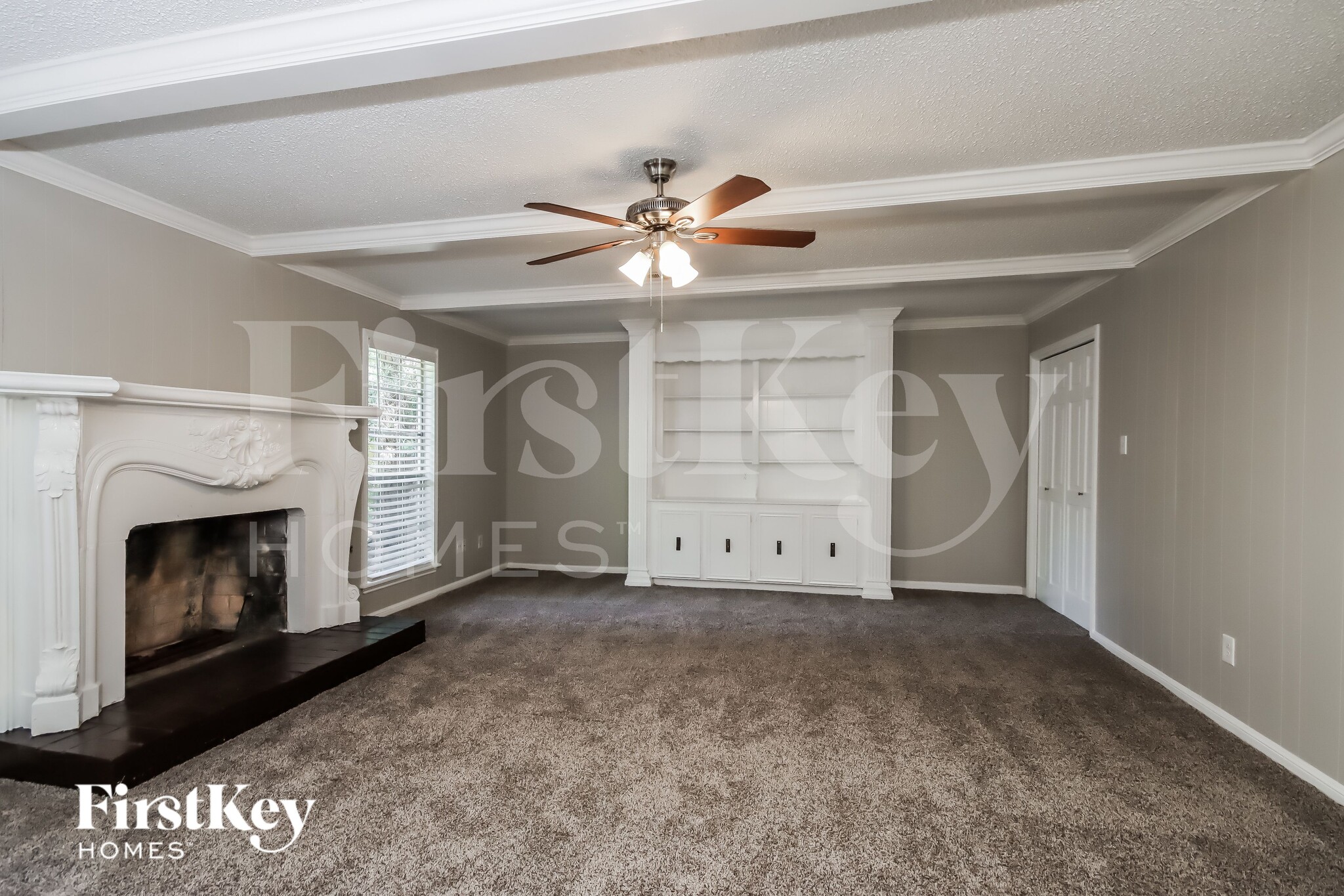 Building Photo - 1702 Corral Dr