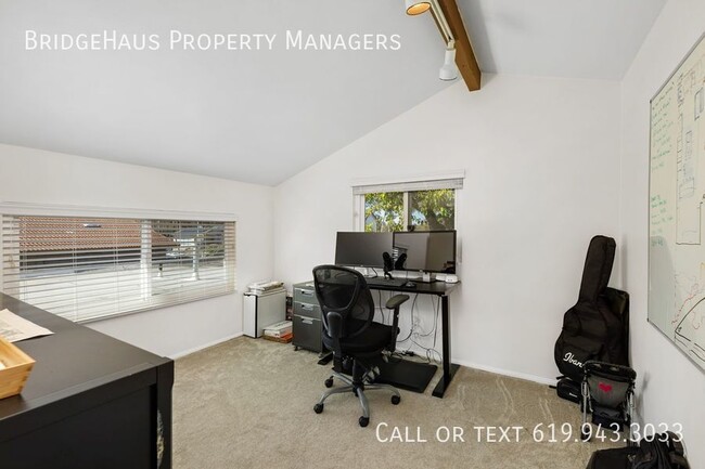 Building Photo - 1004 St Albans Pl